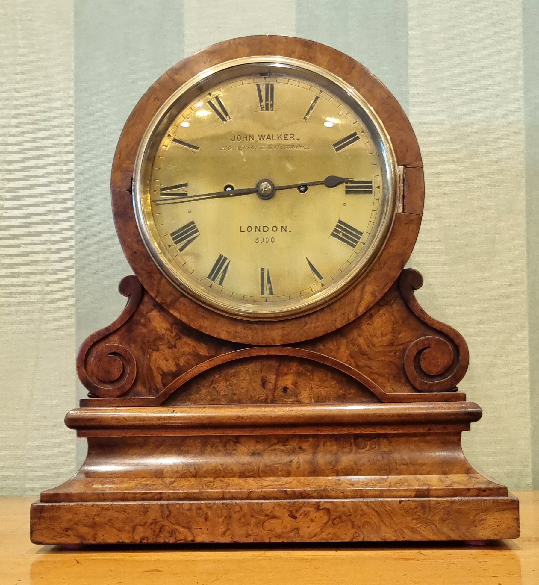 Mantle Clock