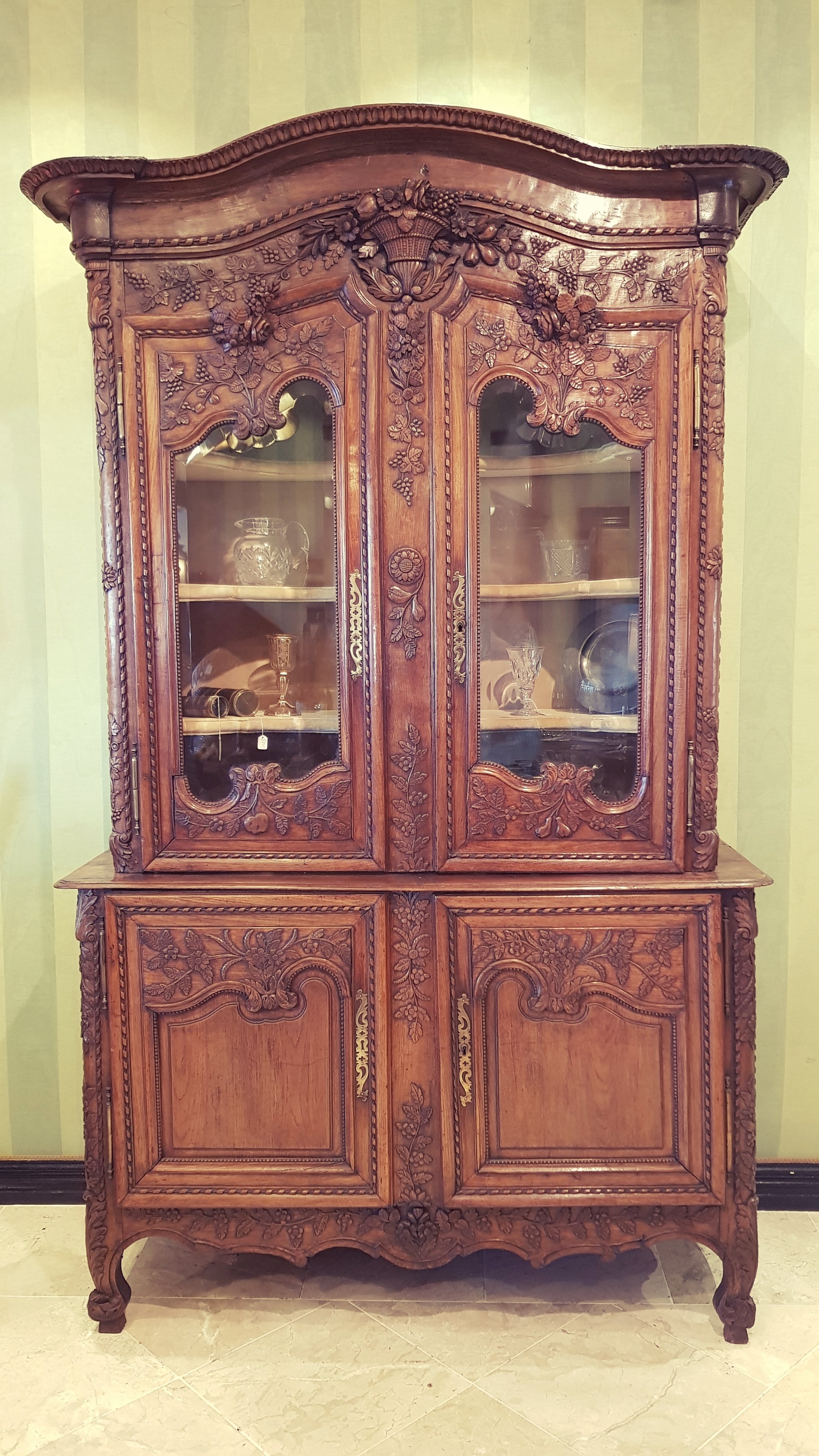 French Dresser